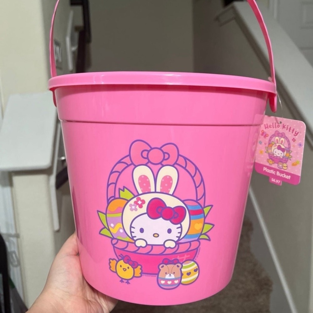 Hello Kitty Easter Basket (plastic)
